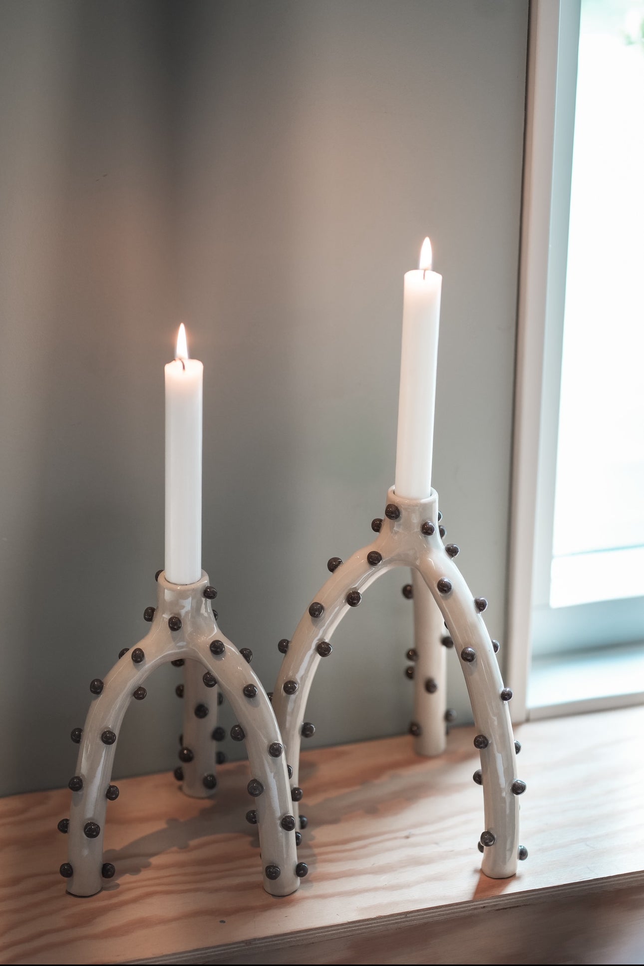 Ljusstake Spe bruna pärlor