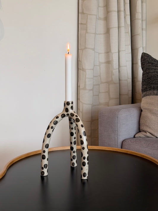 Spe med stora och små prickar brun